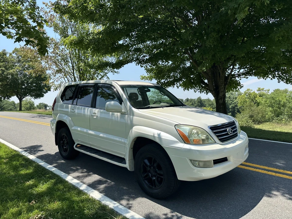 2004 Lexus GX 1st Gen - Image 18 of 31