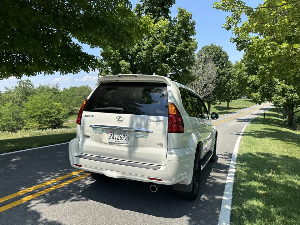 2004 Lexus GX 1st Gen - Image 11 of 31
