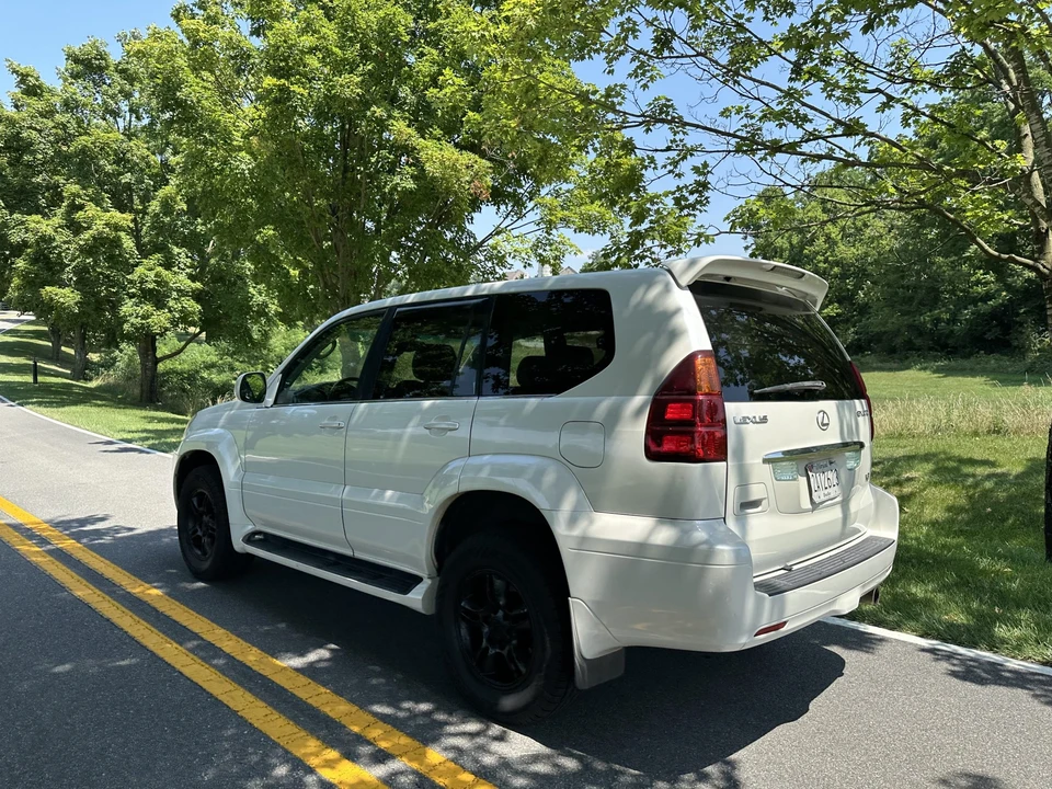 2004 Lexus GX 1st Gen - Image 7 of 31