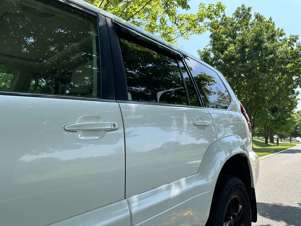 2004 Lexus GX 1st Gen - Image 28 of 31