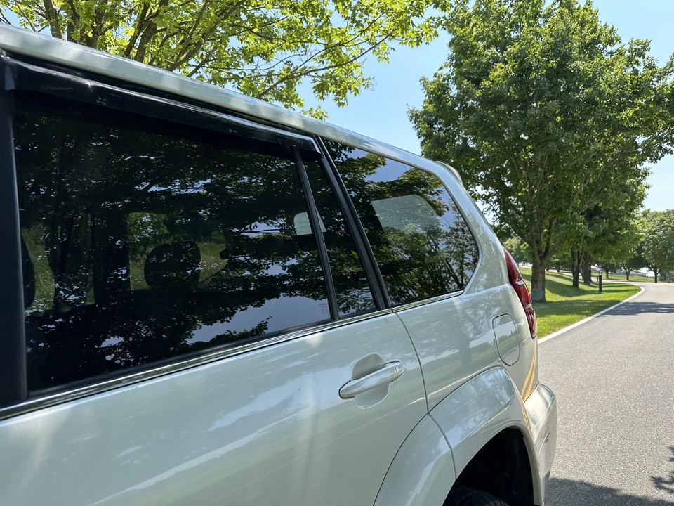 2004 Lexus GX 1st Gen - Image 29 of 31