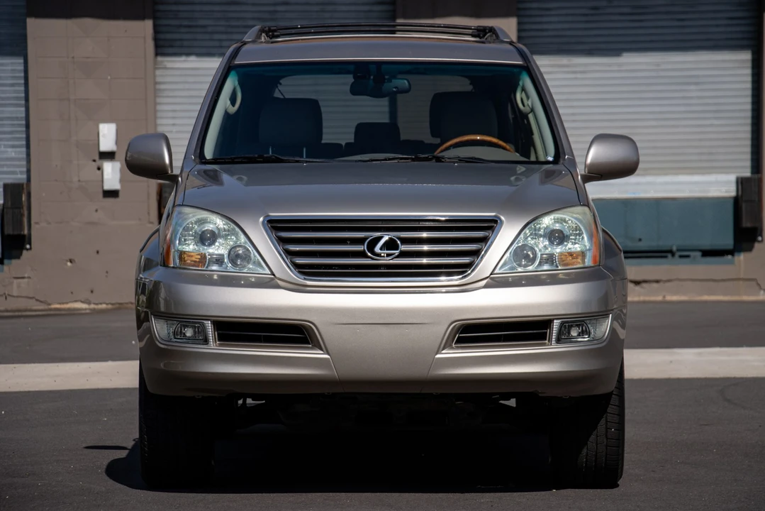 2004 Lexus GX 1st Gen - Image 9 of 31