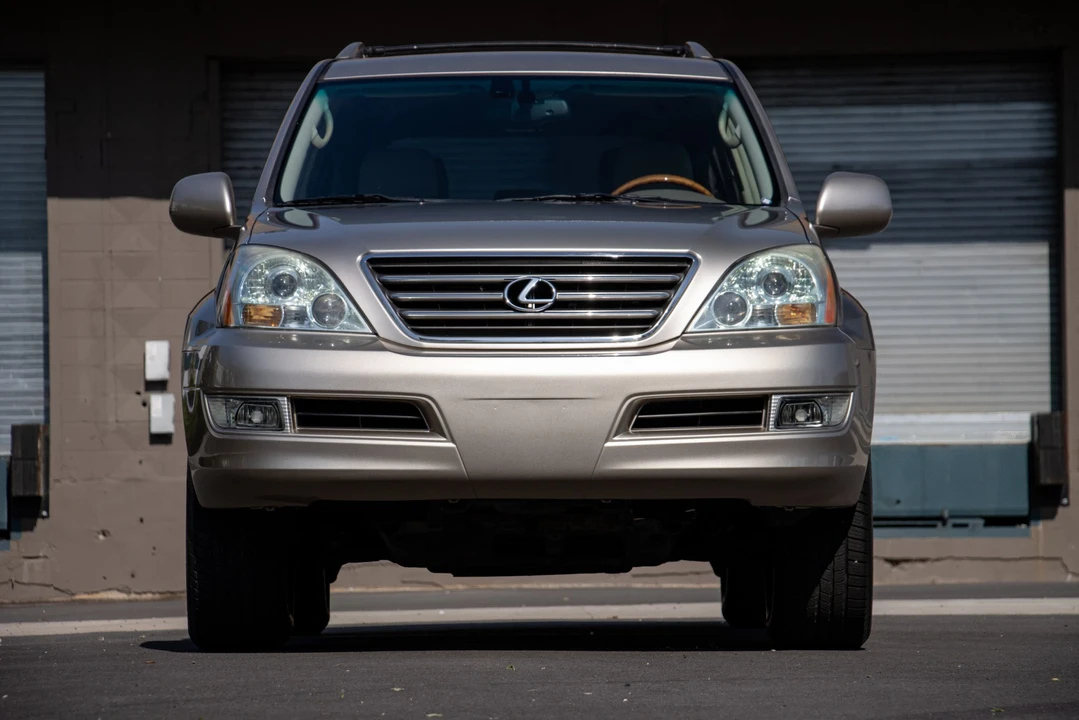 2004 Lexus GX 1st Gen - Image 8 of 31