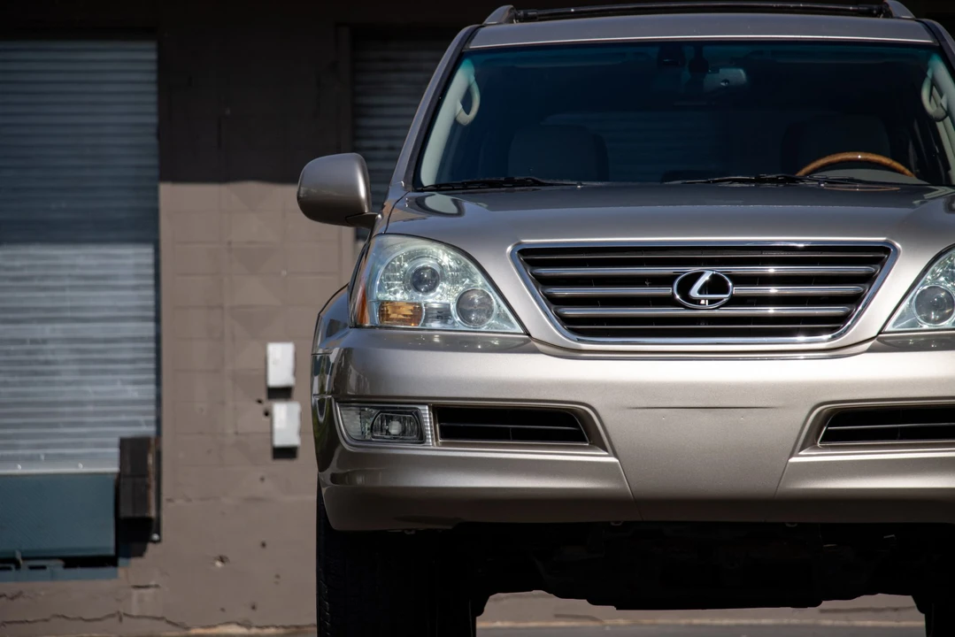 2004 Lexus GX 1st Gen - Image 27 of 31