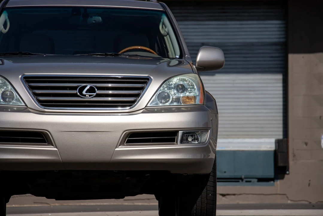2004 Lexus GX 1st Gen - Image 28 of 31