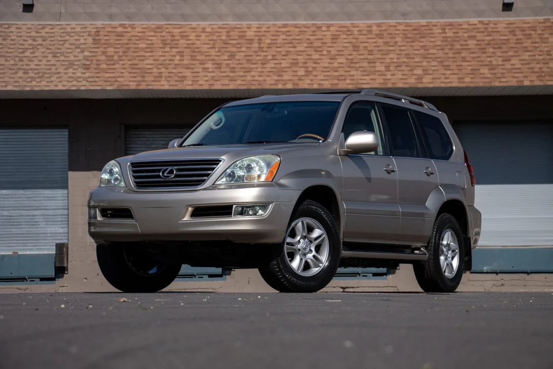 2004 Lexus GX 1st Gen - Image 4 of 31