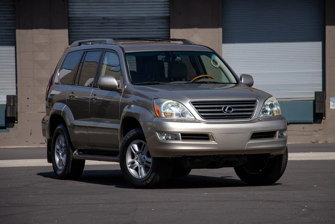 2004 Lexus GX 1st Gen - Image 13 of 31