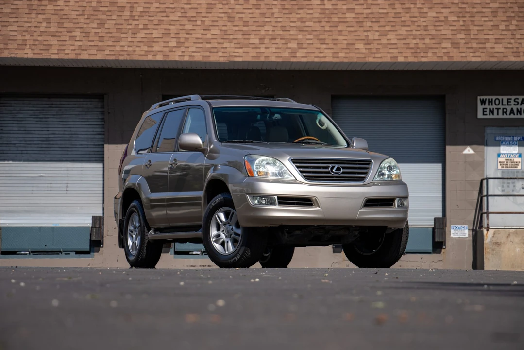 2004 Lexus GX 1st Gen - Image 11 of 31