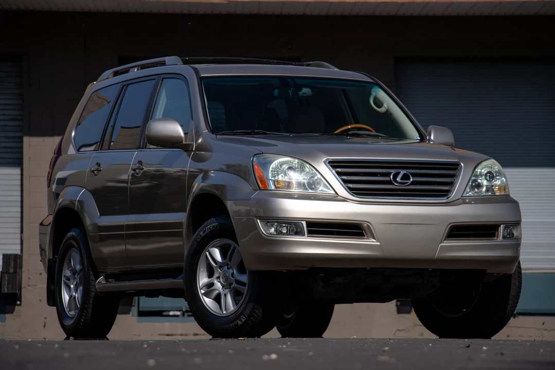 2004 Lexus GX 1st Gen - Image 15 of 31