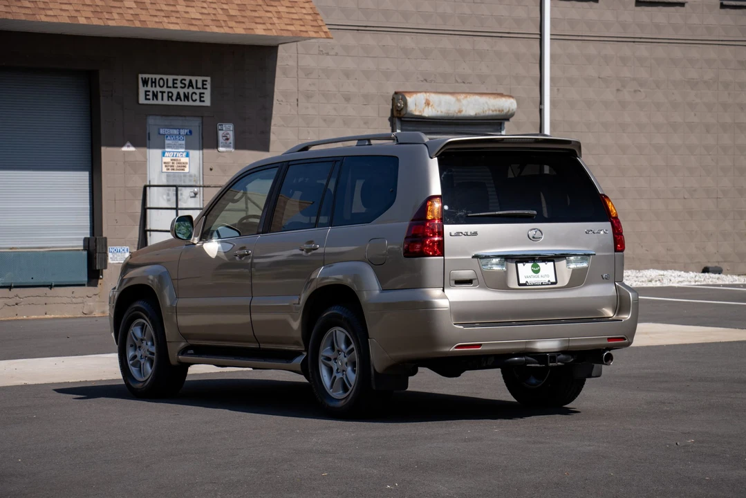 2004 Lexus GX 1st Gen - Image 25 of 31