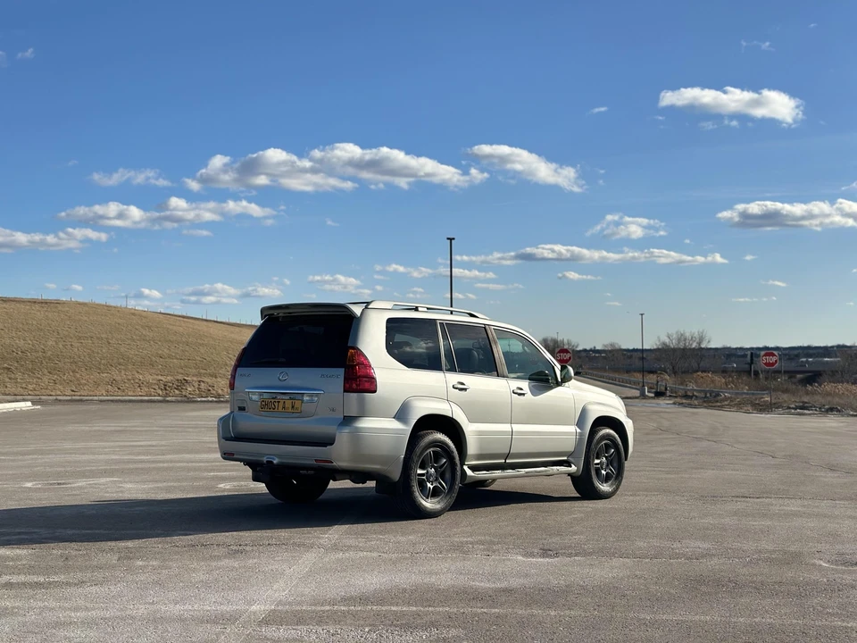 2004 Lexus GX 1st Gen - Image 7 of 31