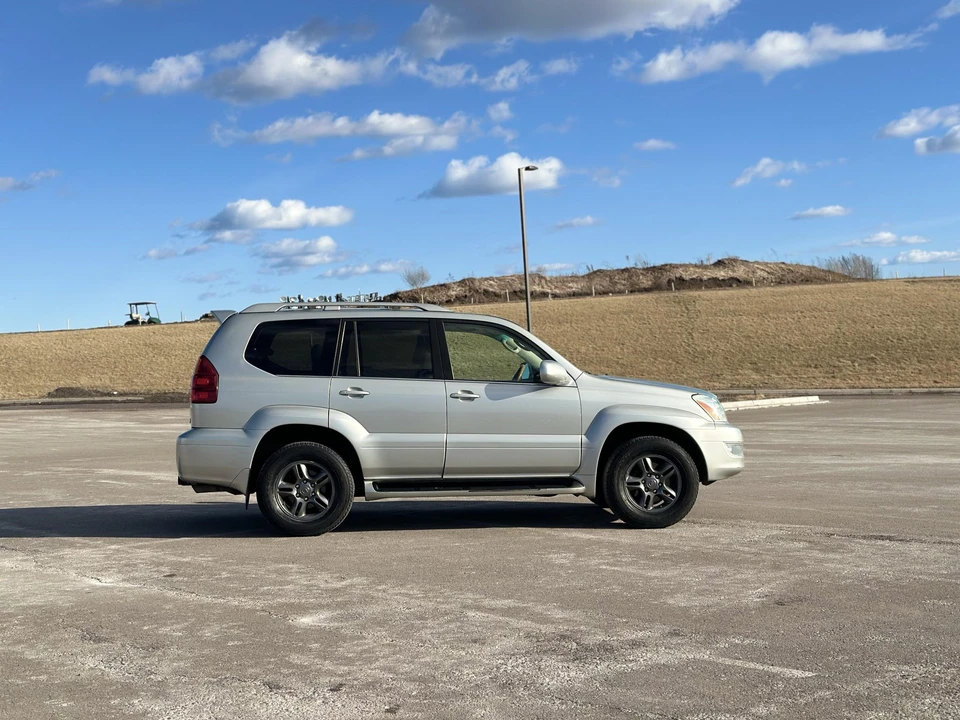 2004 Lexus GX 1st Gen - Image 8 of 31