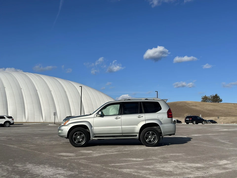 2004 Lexus GX 1st Gen - Image 3 of 31