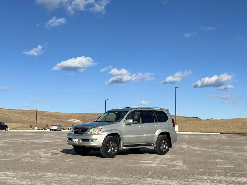 2004 Lexus GX 1st Gen - Image 2 of 31