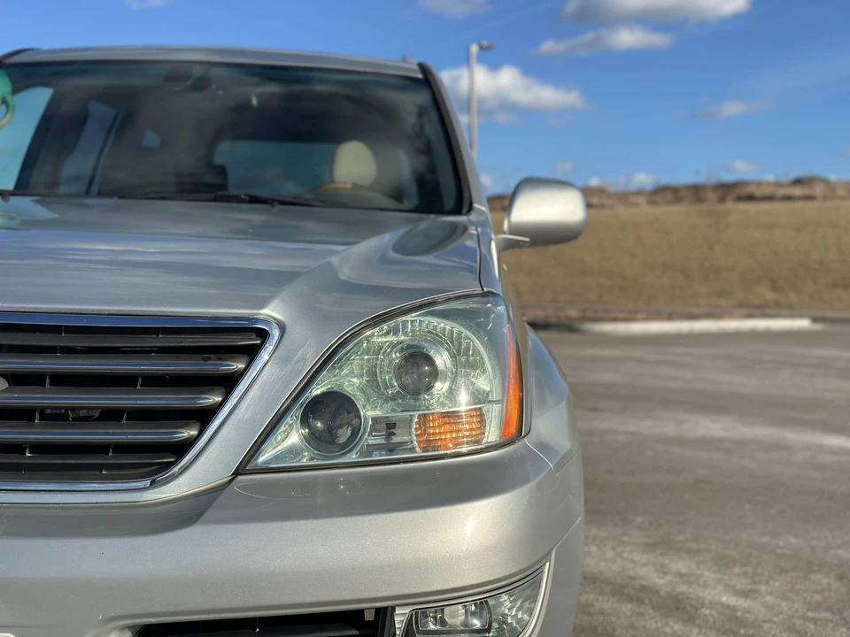 2004 Lexus GX 1st Gen - Image 22 of 31