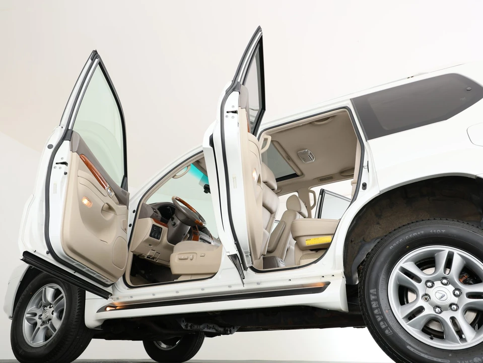 2004 Lexus GX 1st Gen - Image 20 of 31