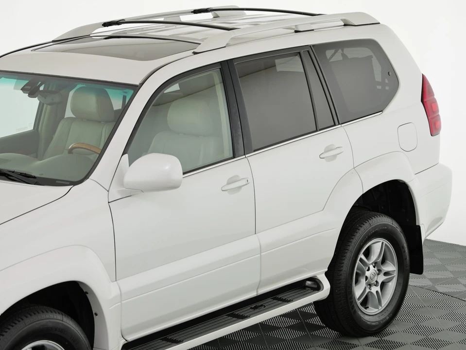 2004 Lexus GX 1st Gen - Image 23 of 31