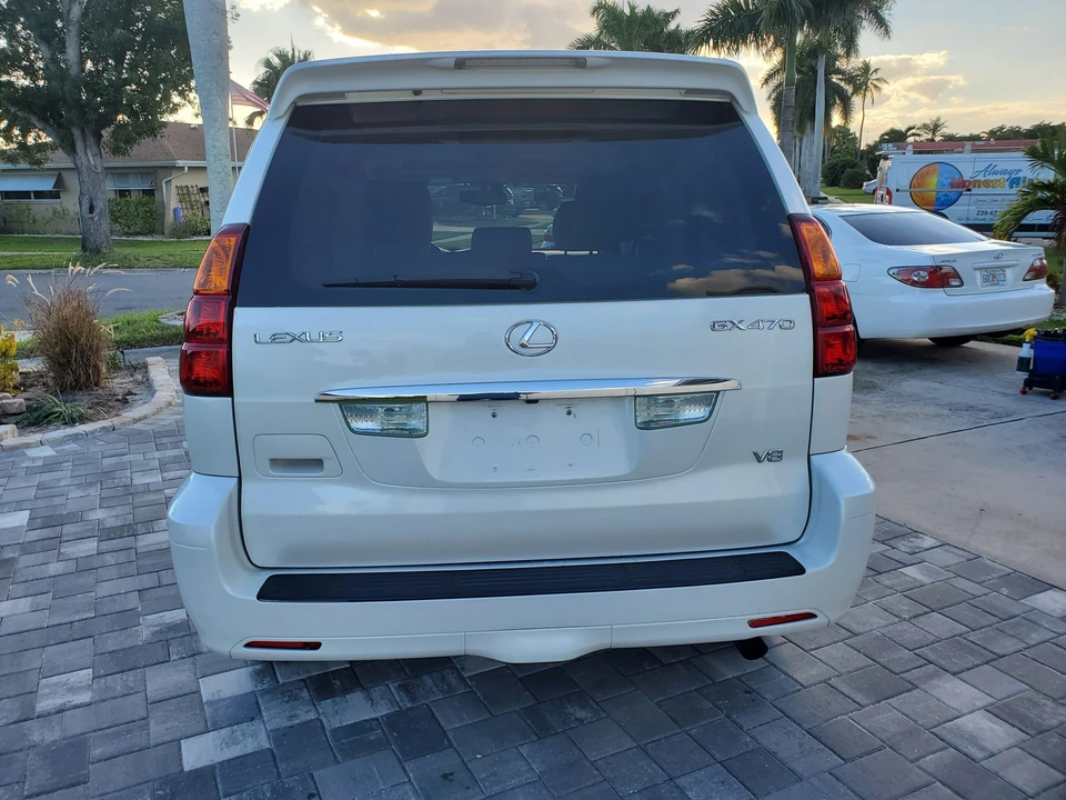 2004 Lexus GX 1st Gen - Image 10 of 31