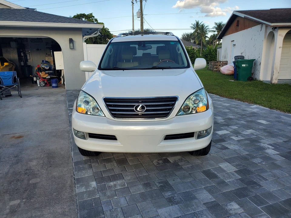 2004 Lexus GX 1st Gen - Image 3 of 31