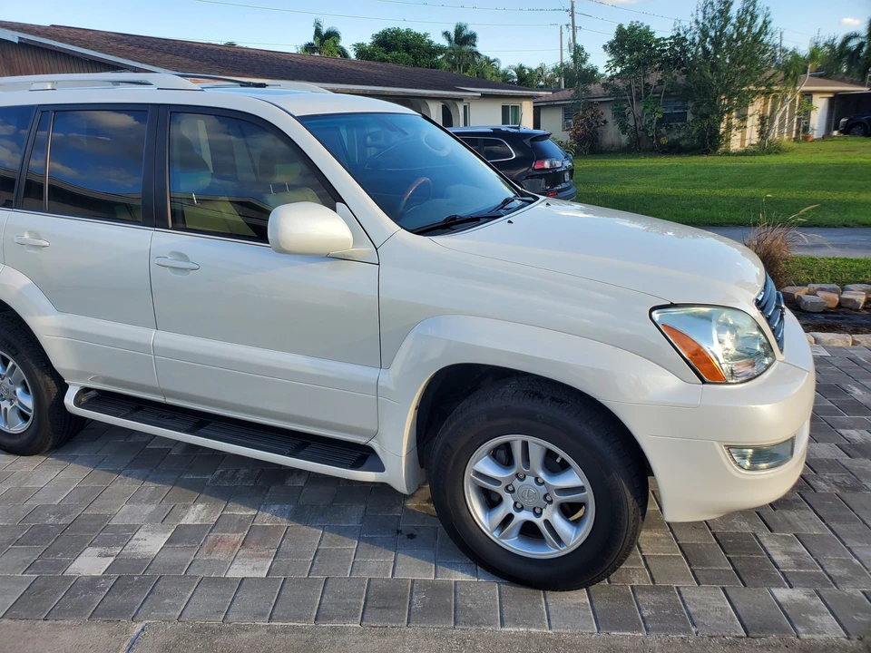 2004 Lexus GX 1st Gen - Image 14 of 31