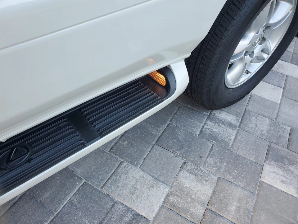 2004 Lexus GX 1st Gen - Image 21 of 31