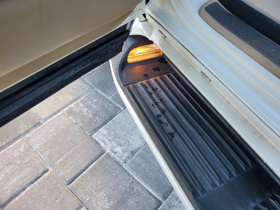 2004 Lexus GX 1st Gen - Image 18 of 31