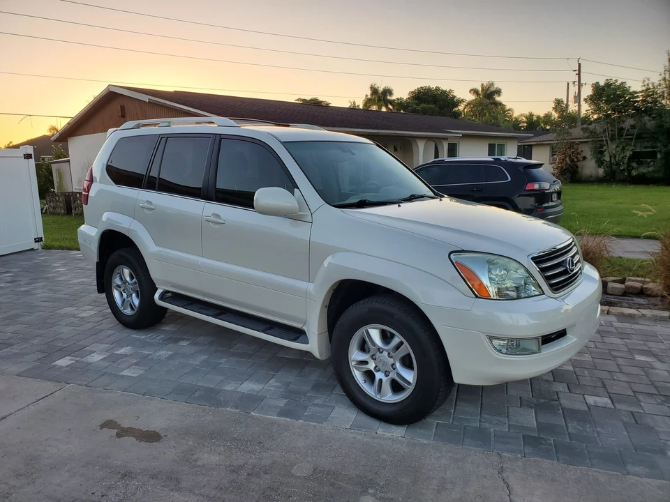 2004 Lexus GX 1st Gen - Image 6 of 31