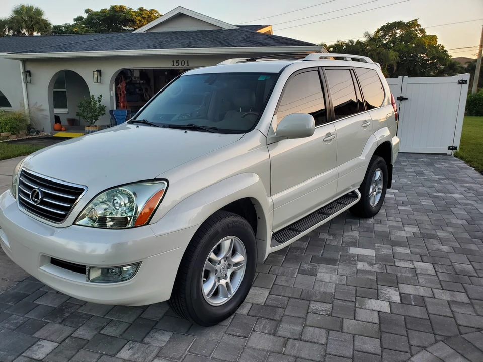 2004 Lexus GX 1st Gen - Image 2 of 31
