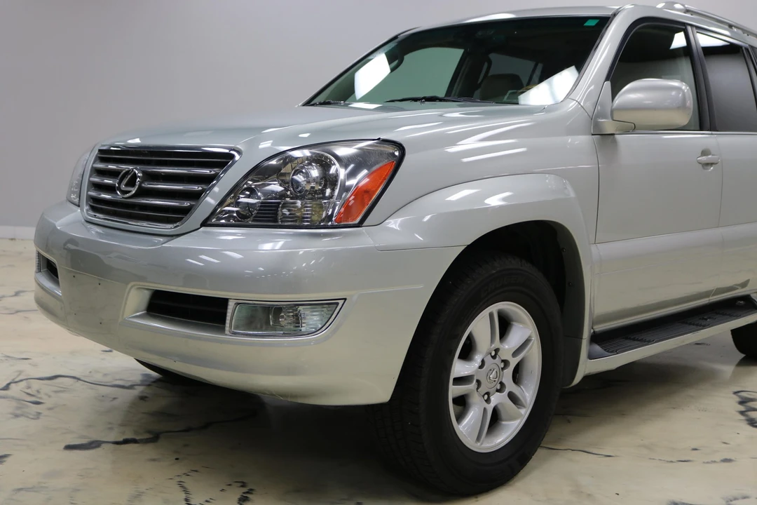 2004 Lexus GX 1st Gen - Image 15 of 31