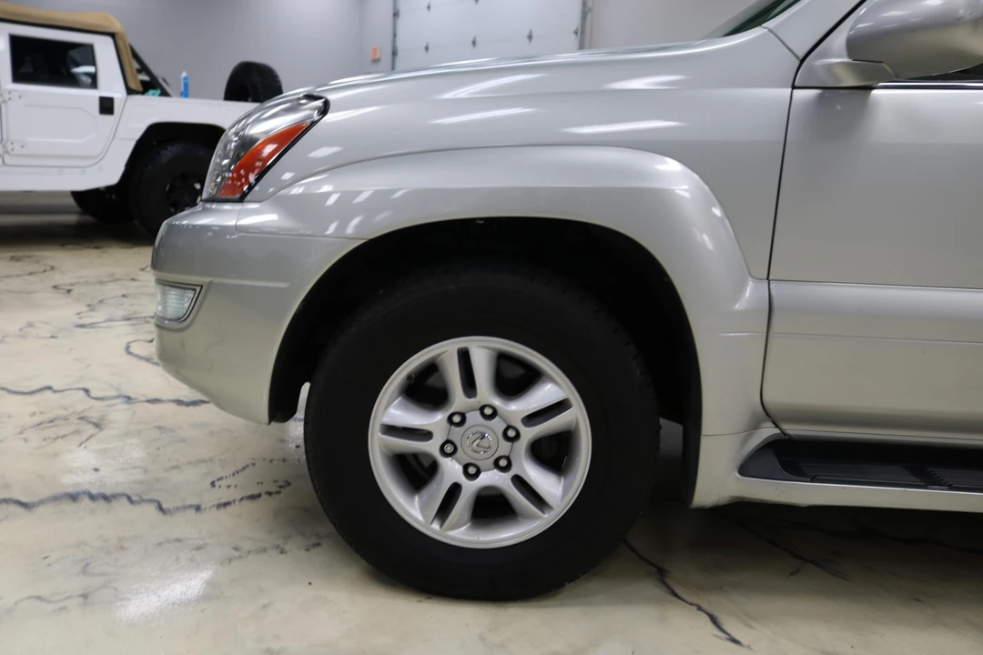 2004 Lexus GX 1st Gen - Image 12 of 31