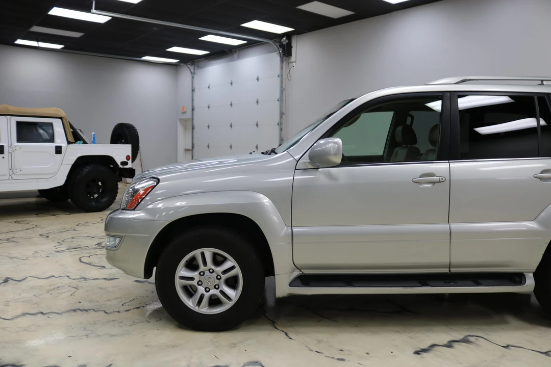 2004 Lexus GX 1st Gen - Image 11 of 31