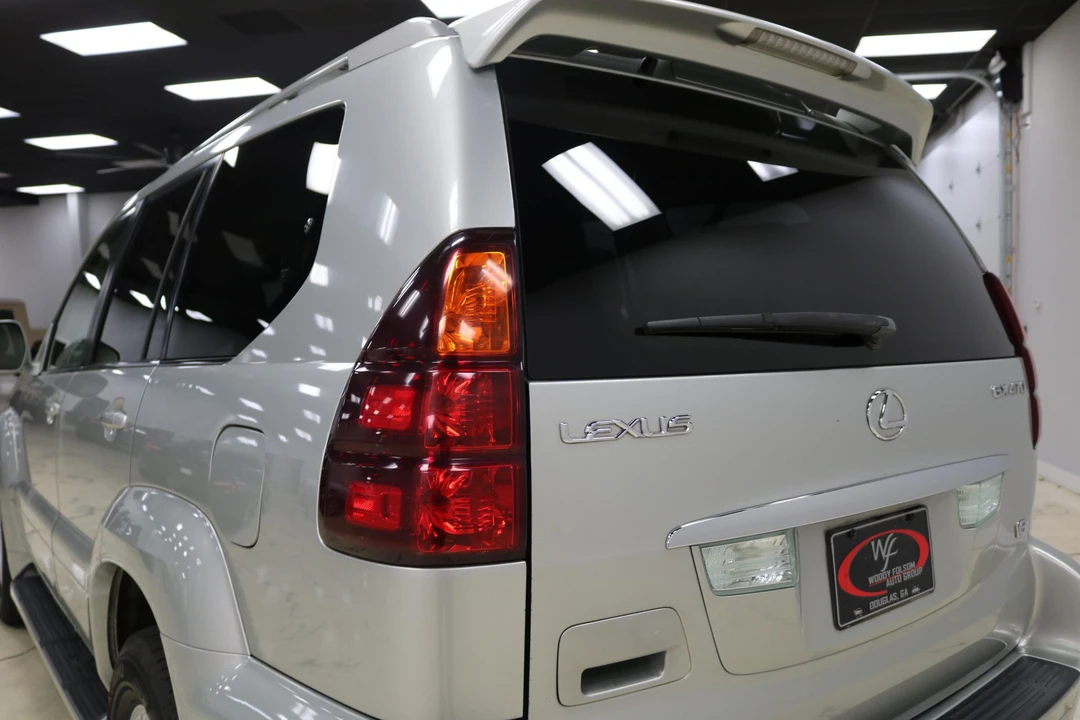 2004 Lexus GX 1st Gen - Image 28 of 31