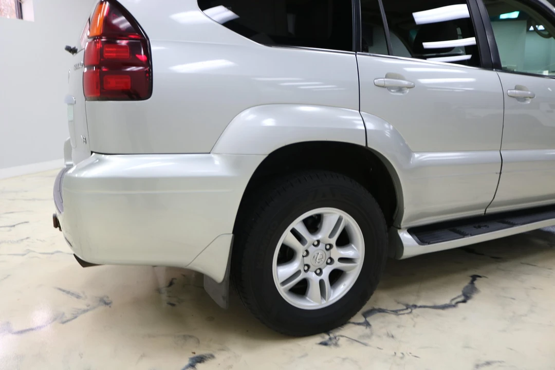 2004 Lexus GX 1st Gen - Image 23 of 31