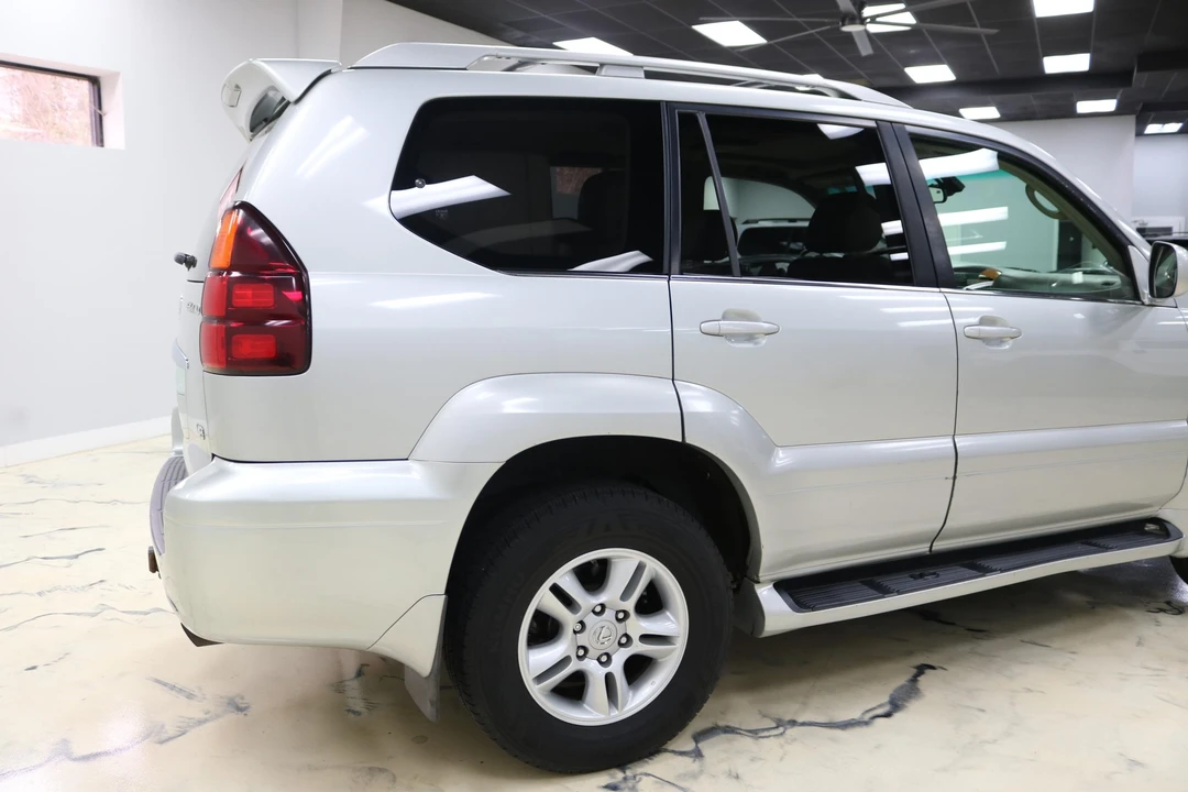 2004 Lexus GX 1st Gen - Image 22 of 31