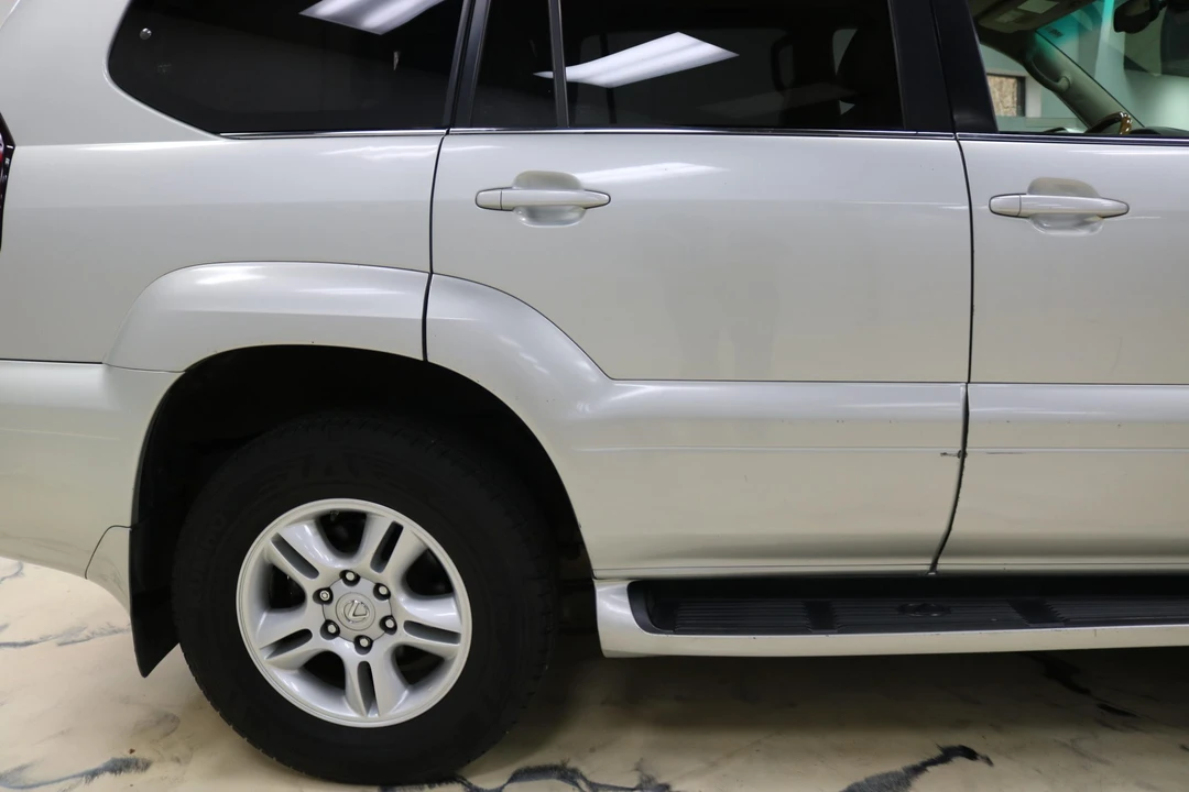 2004 Lexus GX 1st Gen - Image 18 of 31