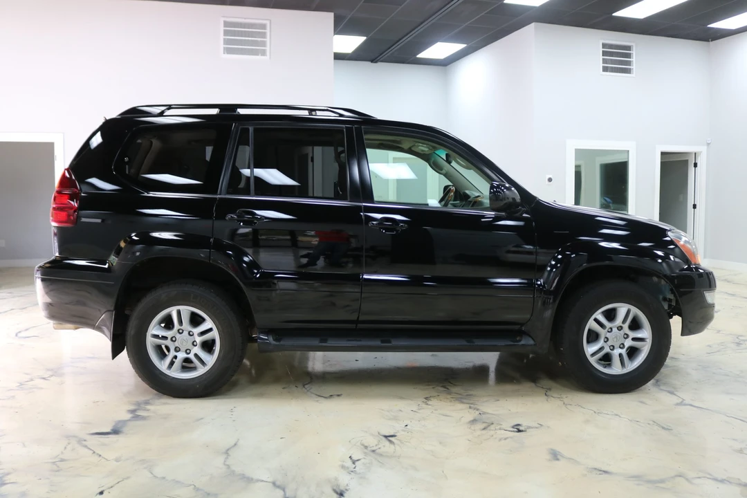 2004 Lexus GX 1st Gen - Image 8 of 31