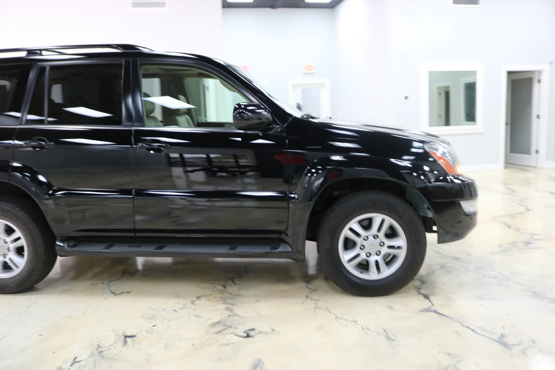 2004 Lexus GX 1st Gen - Image 23 of 31