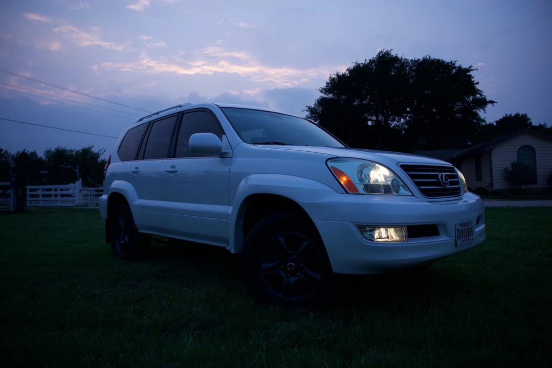 2004 Lexus GX 1st Gen - Image 23 of 31