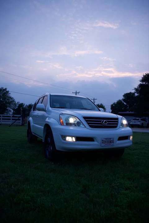 2004 Lexus GX 1st Gen - Image 21 of 31