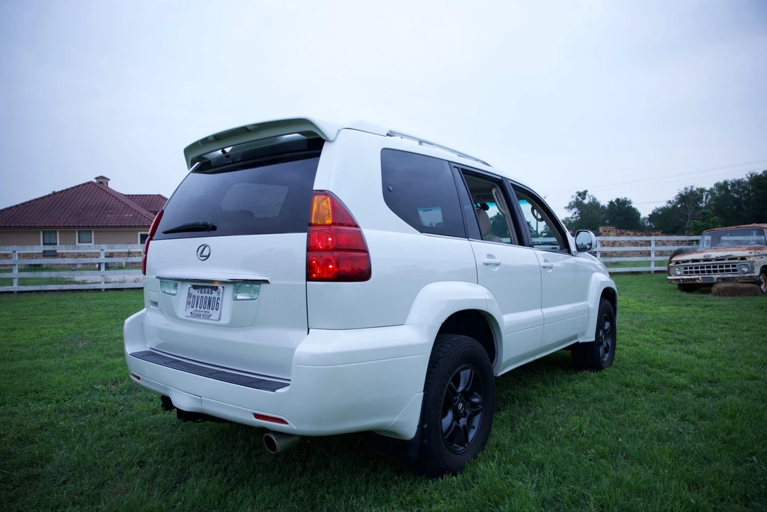 2004 Lexus GX 1st Gen - Image 27 of 31