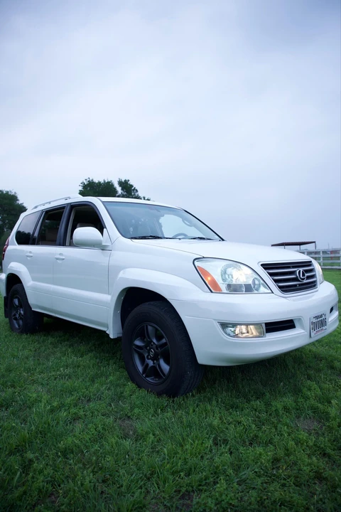 2004 Lexus GX 1st Gen - Image 19 of 31