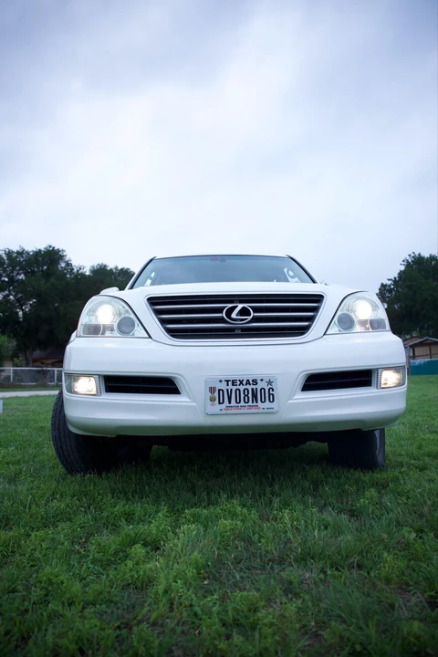 2004 Lexus GX 1st Gen - Image 12 of 31