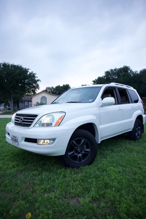 2004 Lexus GX 1st Gen - Image 4 of 31
