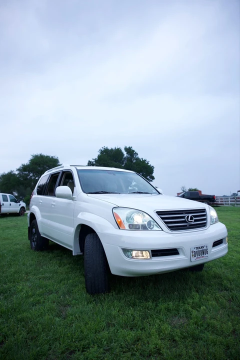 2004 Lexus GX 1st Gen - Image 18 of 31