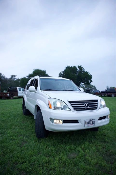 2004 Lexus GX 1st Gen - Image 16 of 31