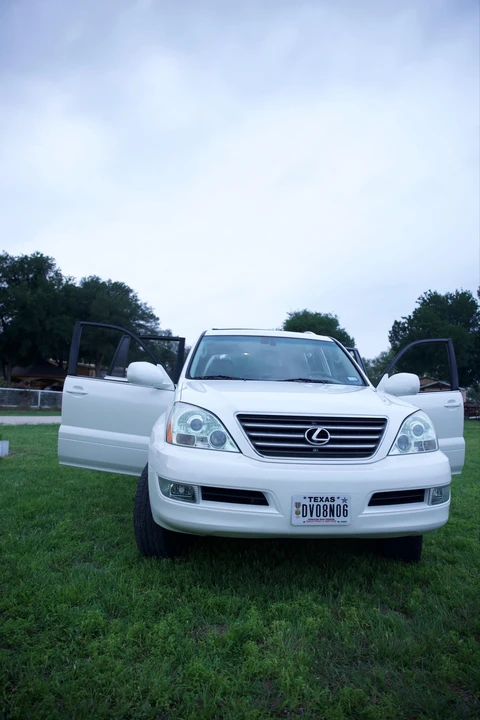 2004 Lexus GX 1st Gen - Image 15 of 31