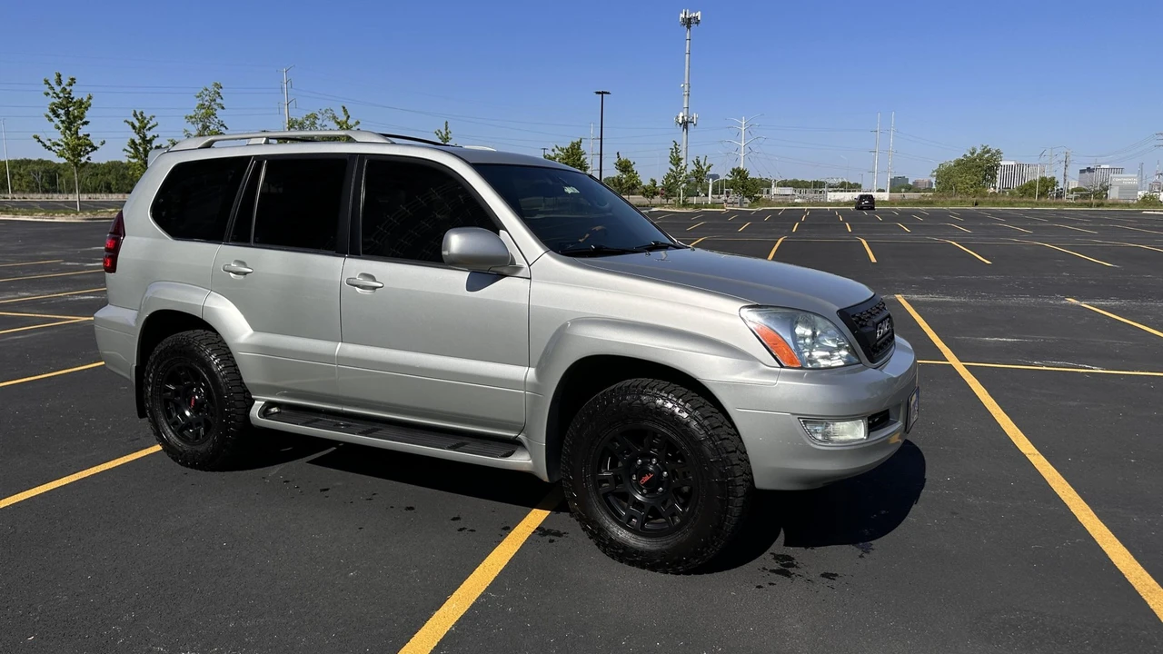 2004 Lexus GX 1st Gen - Image 2 of 31