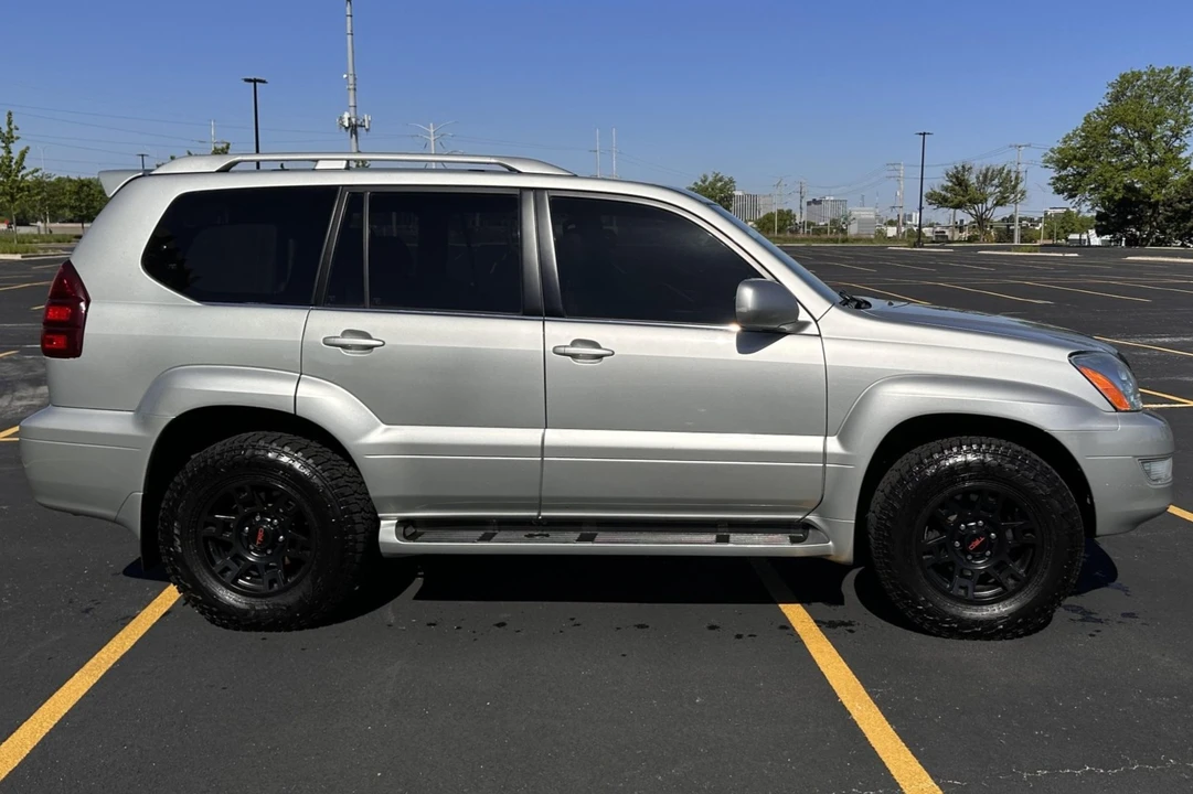 2004 Lexus GX 1st Gen - Image 20 of 31