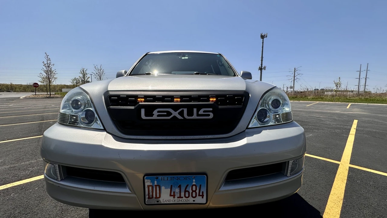 2004 Lexus GX 1st Gen - Image 26 of 31