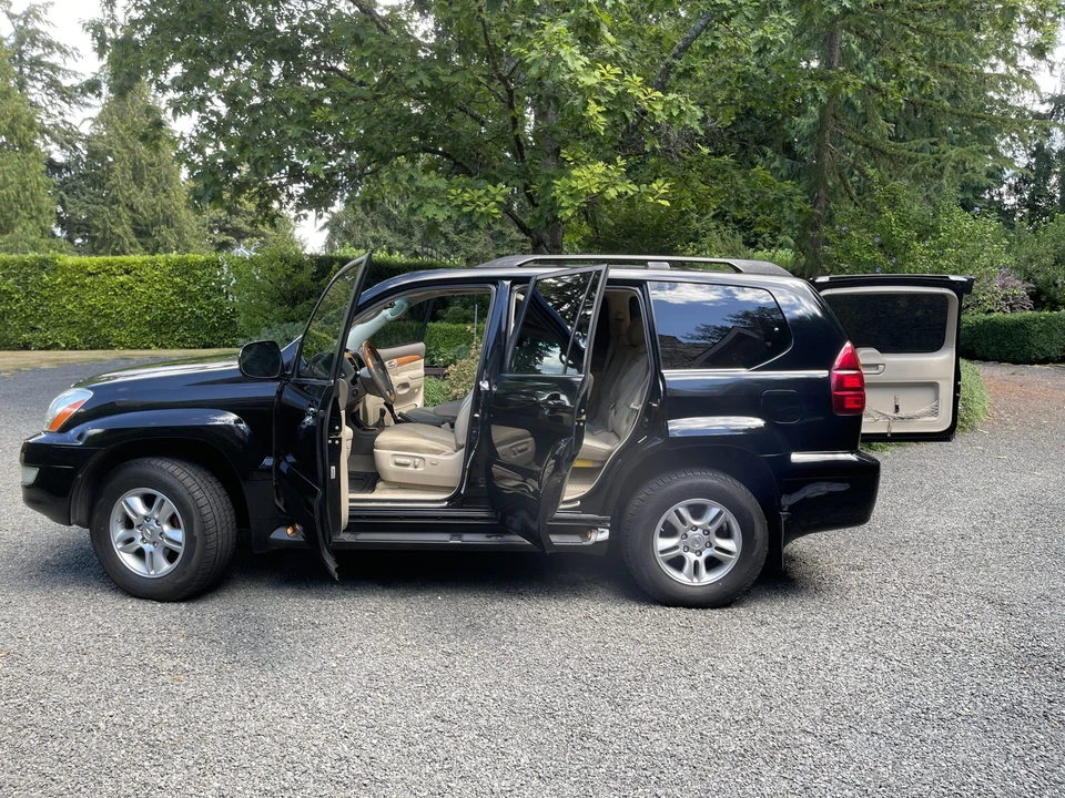 2004 Lexus GX 1st Gen - Image 9 of 31